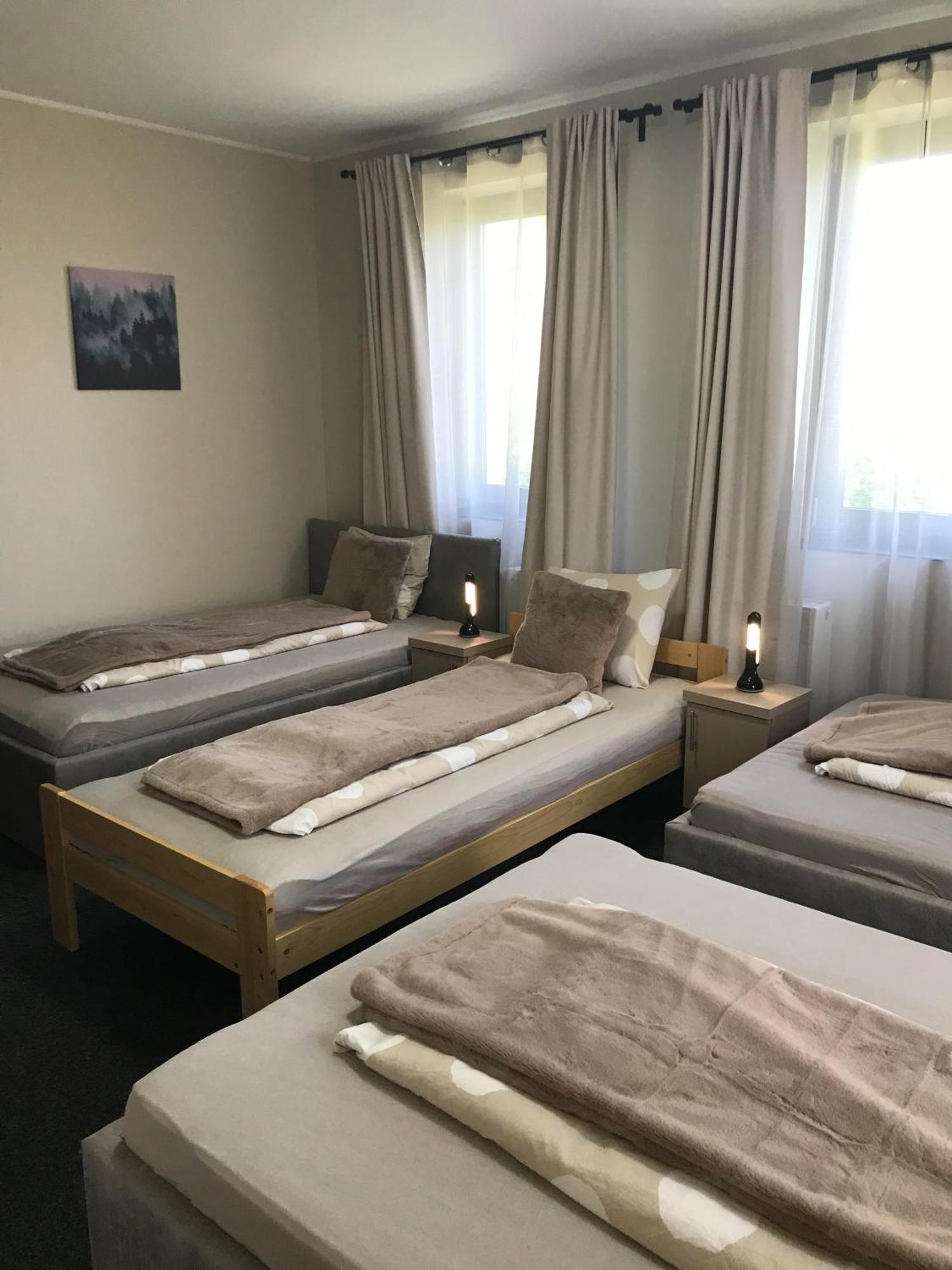 4 Haloszobas Pihenj Meg Vendeghaz Nyiregyhaza Exterior photo